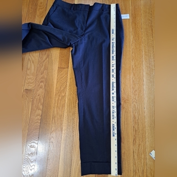 Ann Taylor Signature Women's Size 6 Black Cropped Leg Black Pleated NEW Pants - Picture 10 of 11